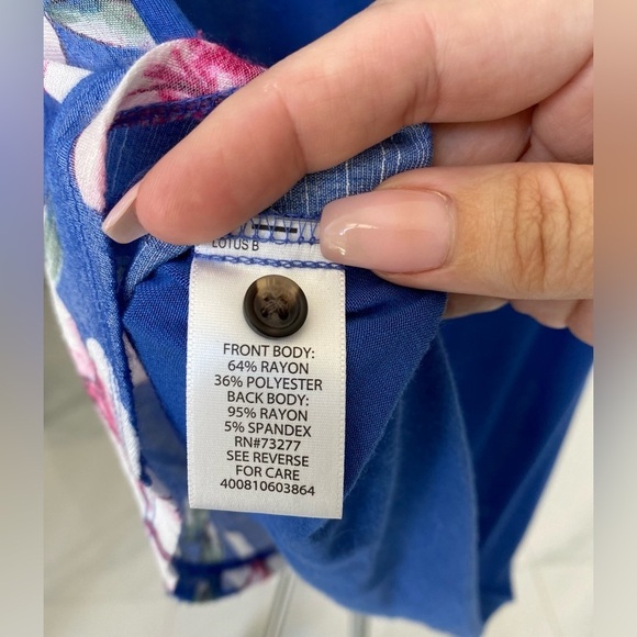 Candie's Blue Floral Hawaiin shirt size small - Picture 5 of 9